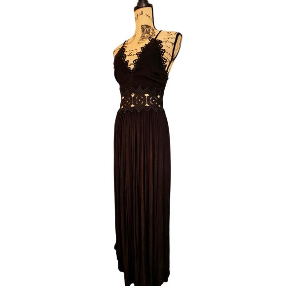 Lulus Black Lace Maxi Dress, This IS Love, Sexy Cutouts Crocheted Trim Sz S New - Picture 2 of 11